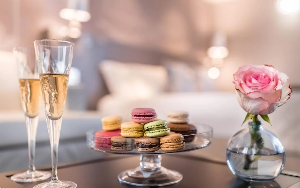 Beauchamps 4* Paris