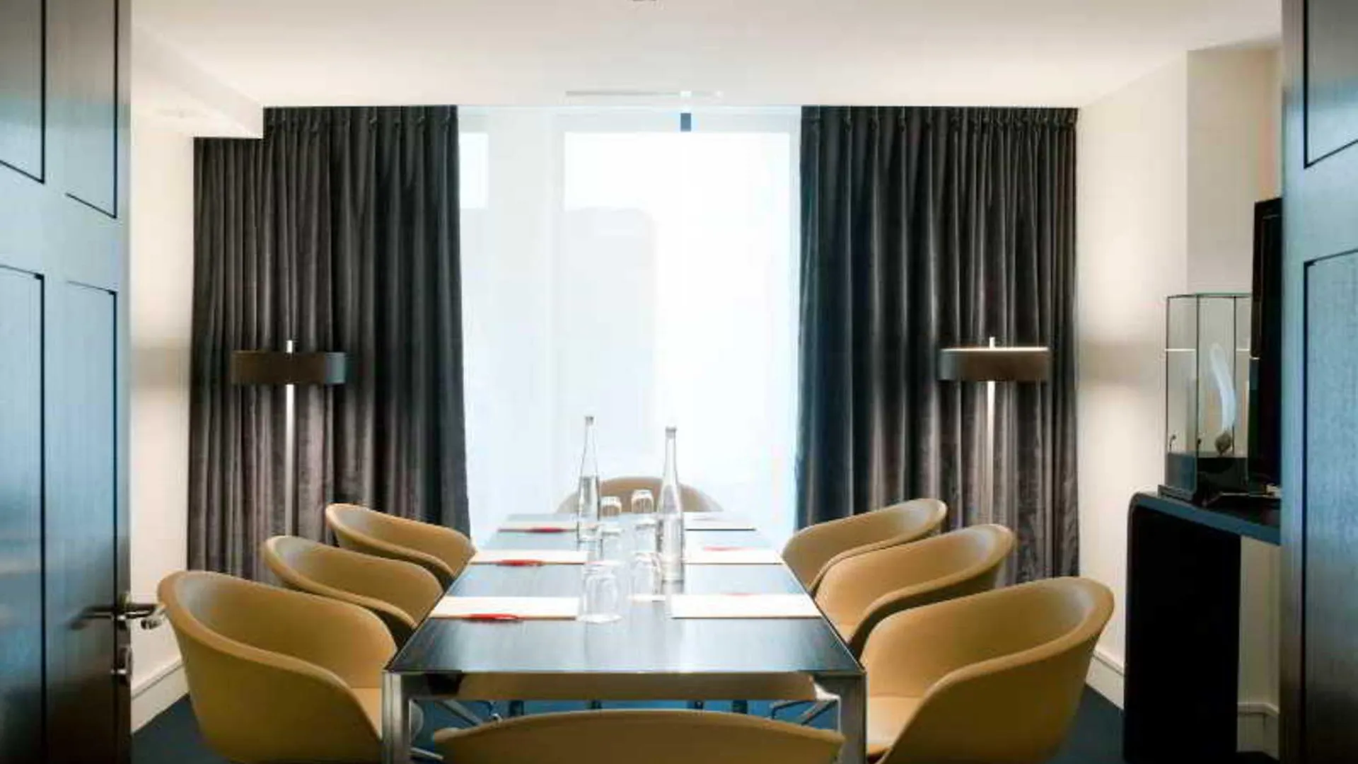 Nh Champs-elysees Hotel
