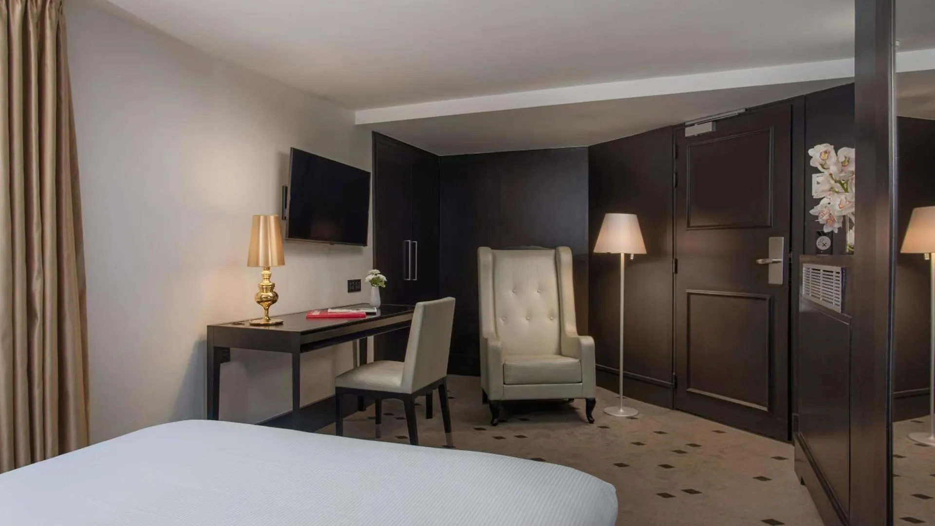 Beauchamps 4* Paris