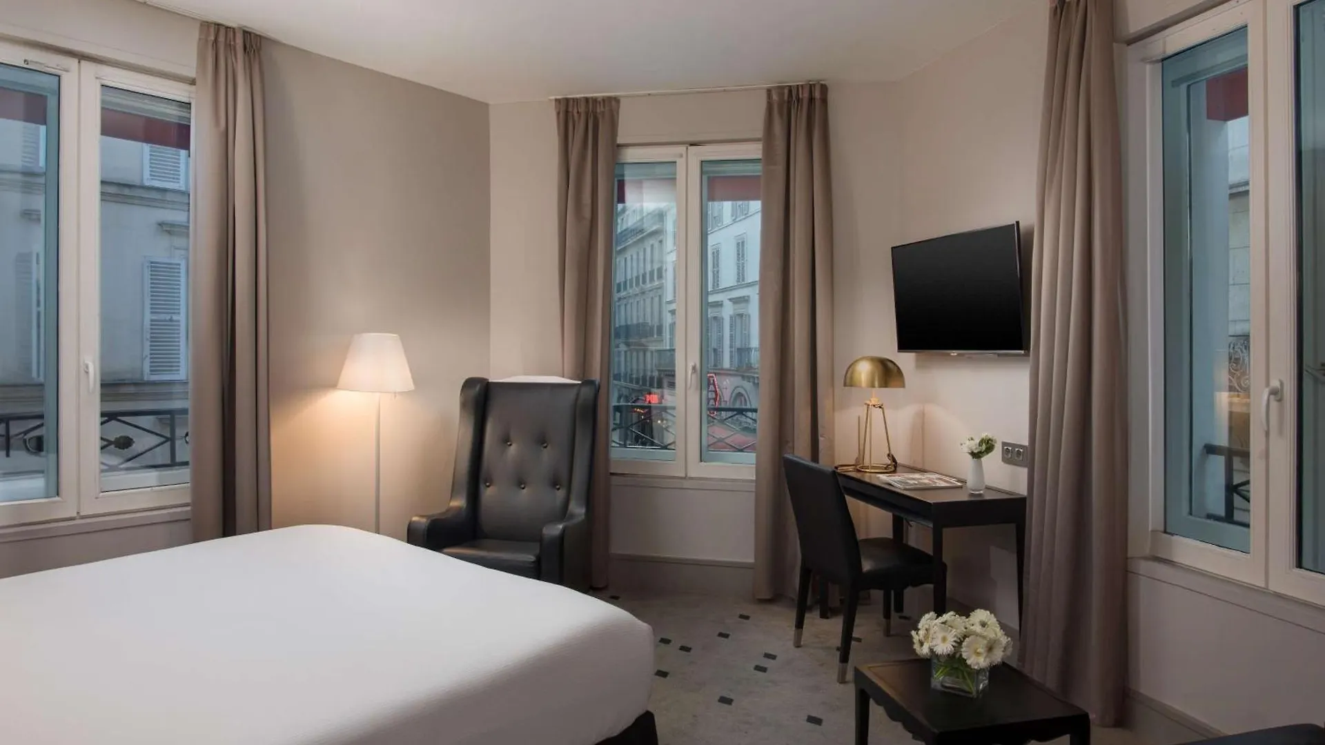 Nh Champs-elysees Hotel 4*
