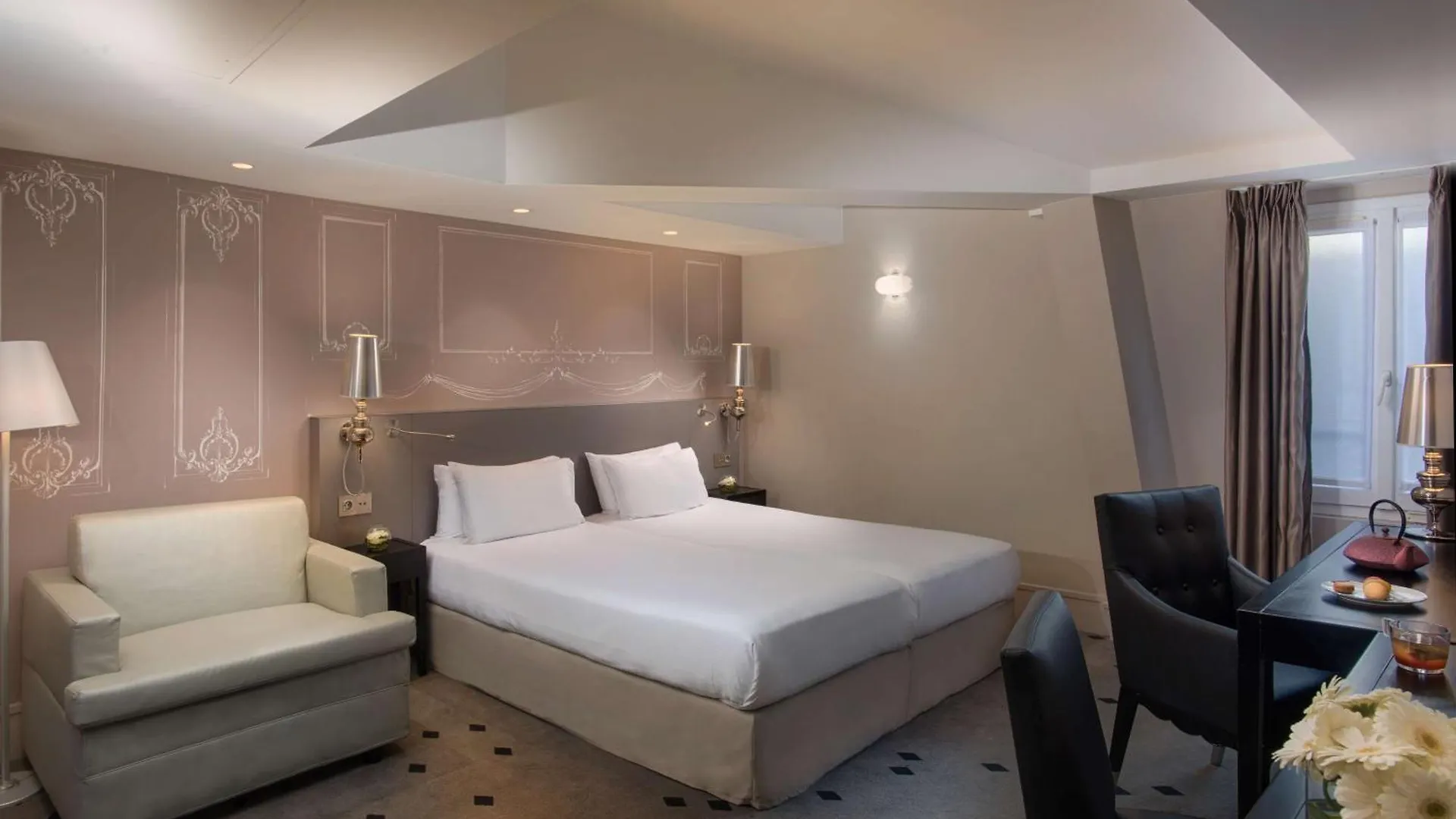 Nh Champs-elysees Hotel