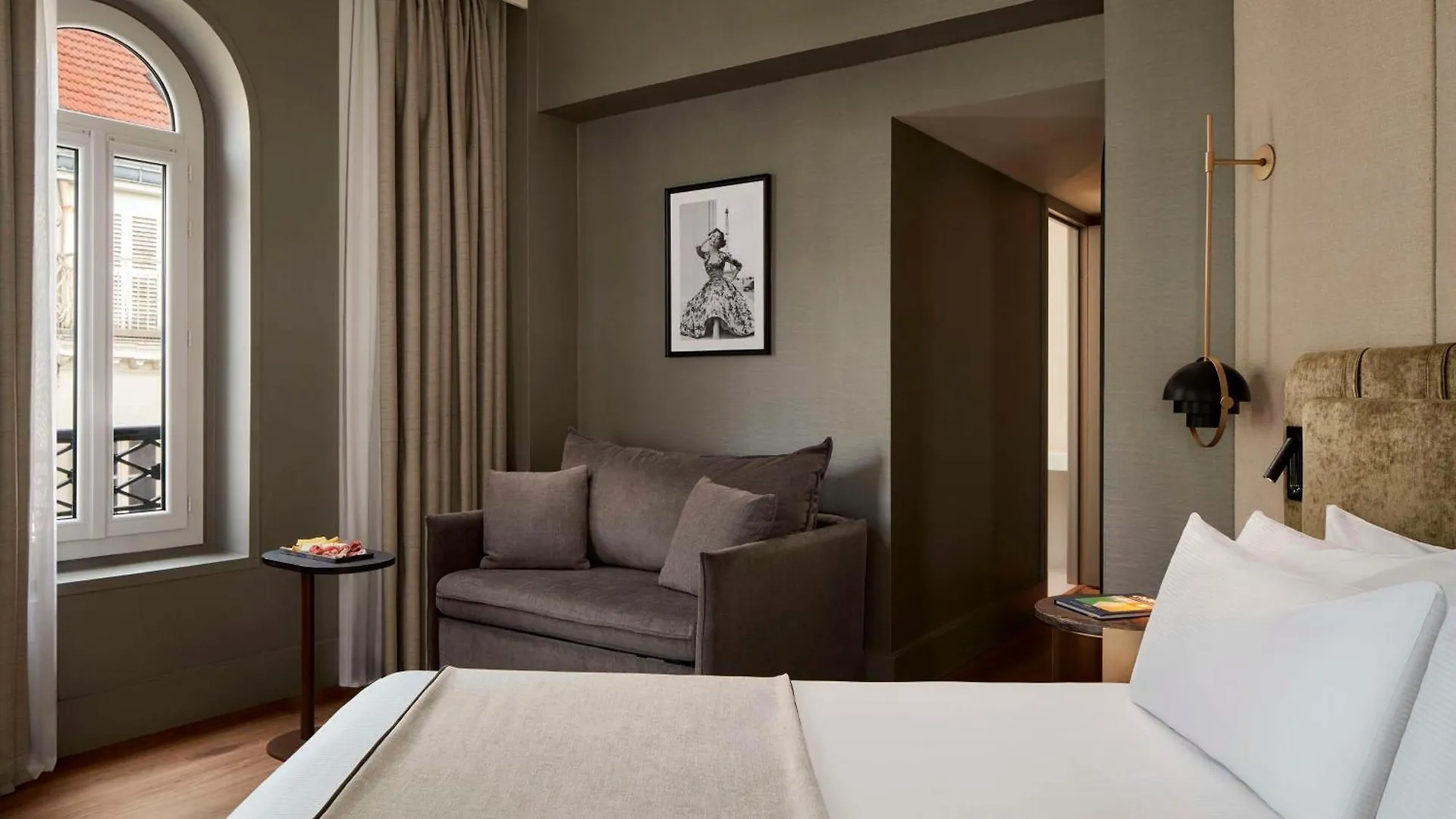 Nh Champs-elysees Hotel