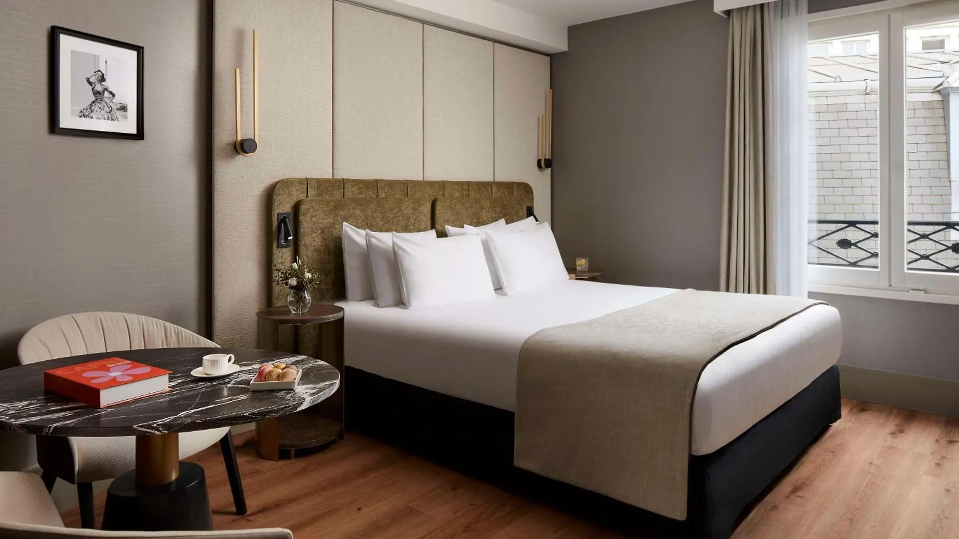 Beauchamps 4* Paris