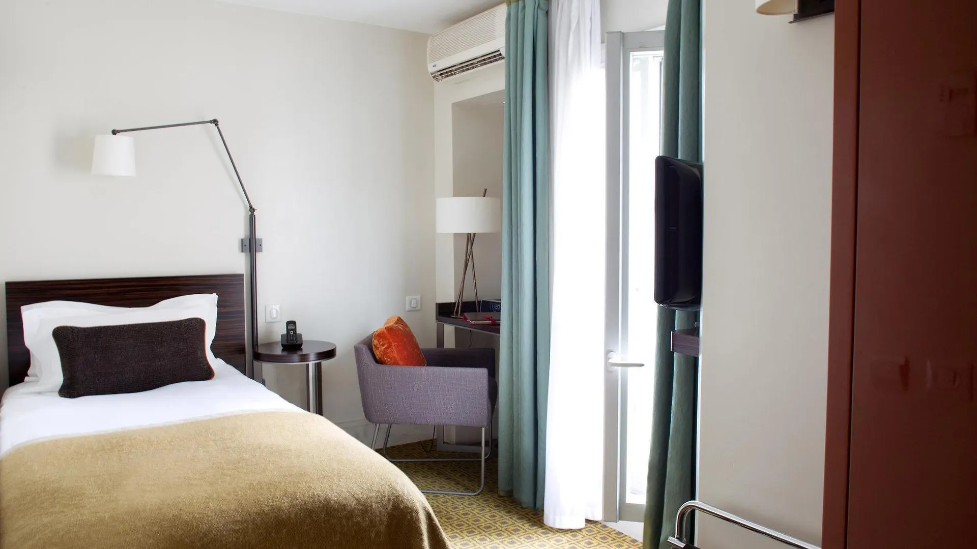 Hotel Nh Champs-elysees 4*
