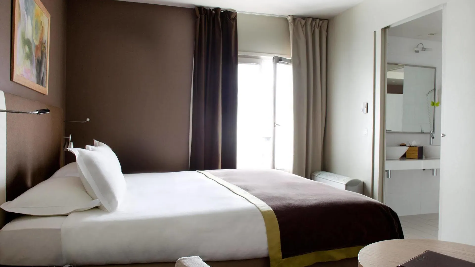 Beauchamps 4* Paris